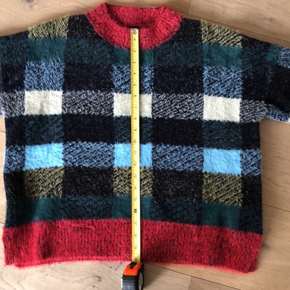 Long Sleeve sweater, hip length, crew neck. - Picture 3 of 7